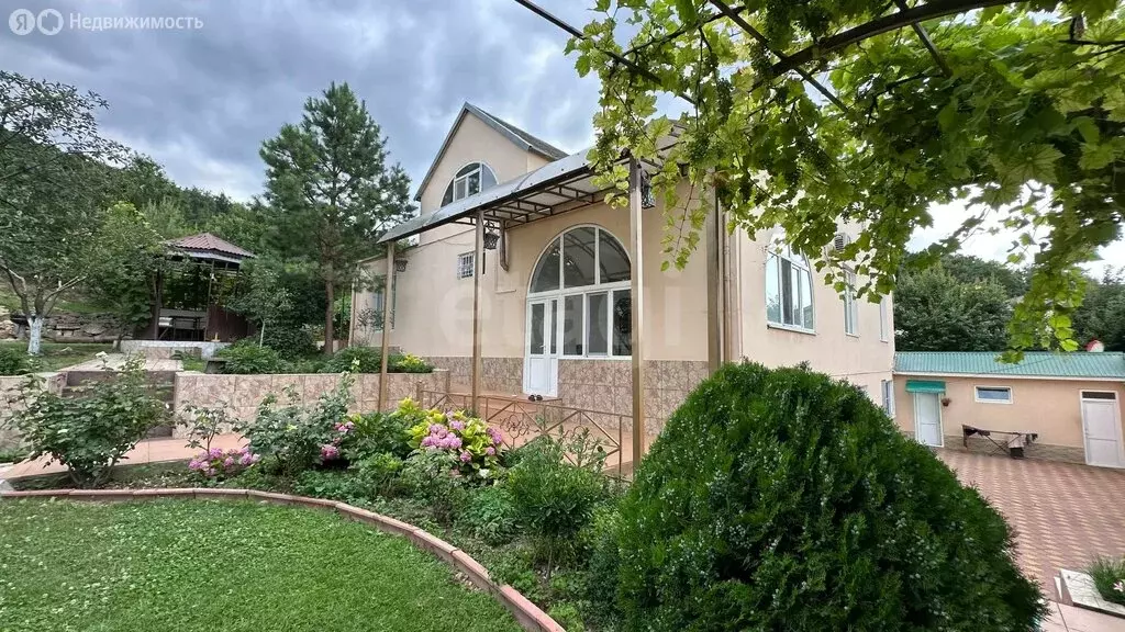 Дом в Махачкала, улица Митарова (309 м) - Фото 2