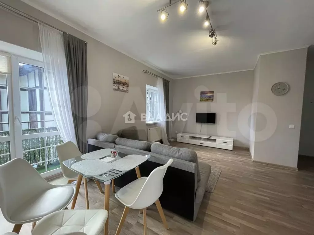 2-к. квартира, 70 м, 3/3 эт. - Фото 0