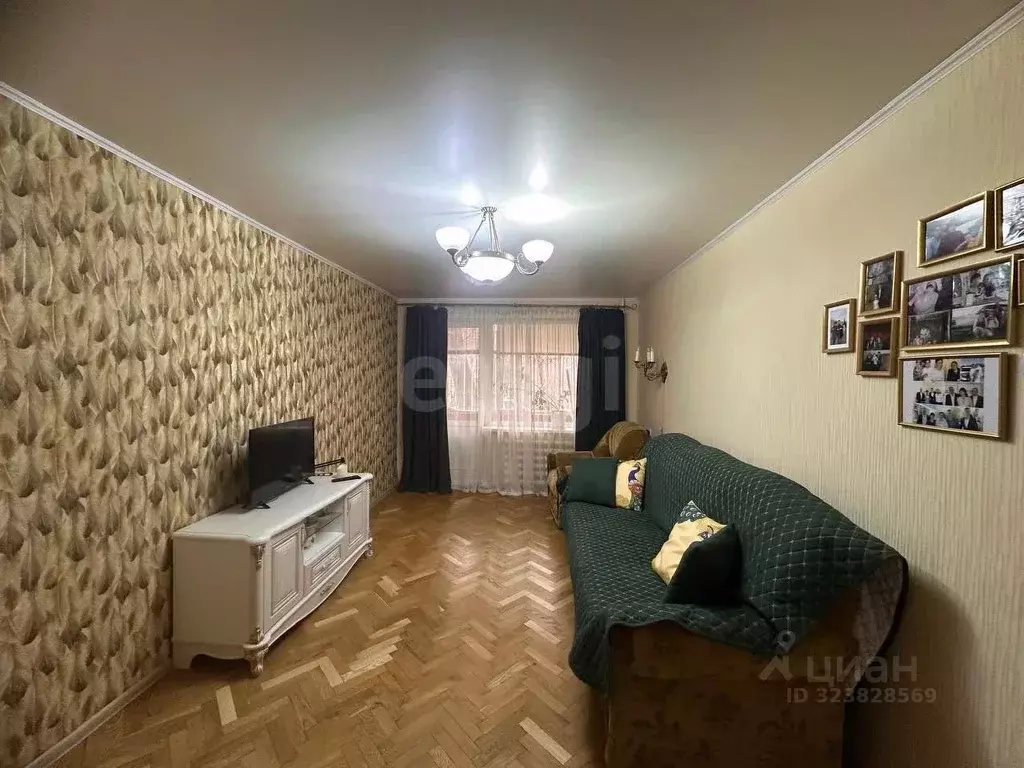 3-к кв. Оренбургская область, Оренбург ул. Чкалова, 26 (62.3 м) - Фото 1