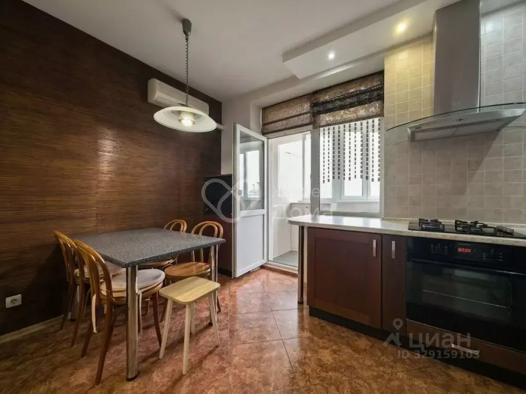 3-к кв. Волгоградская область, Волгоград ул. Космонавтов, 19к2 (84.5 ... - Фото 1