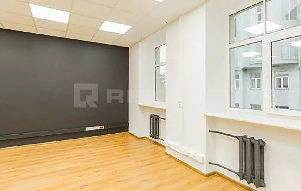 Офис в Санкт-Петербург 7-я Васильевского острова линия, 44 (130 м) - Фото 1