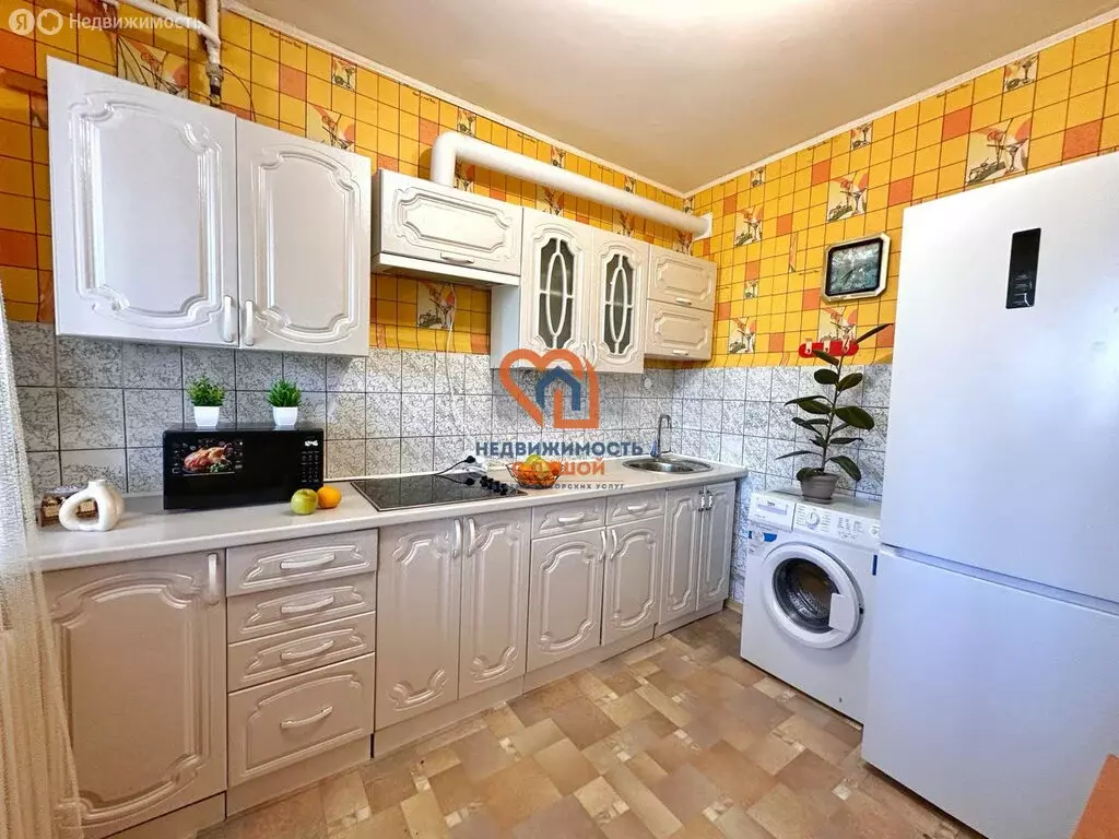3-комнатная квартира: Судак, Партизанская улица, 17 (69.1 м) - Фото 0