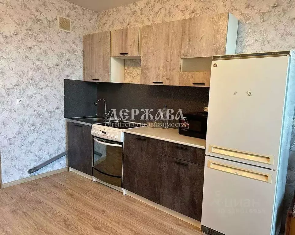 2-к кв. Белгородская область, Старый Оскол Центральный мкр, 1/1 (49.0 ... - Фото 0