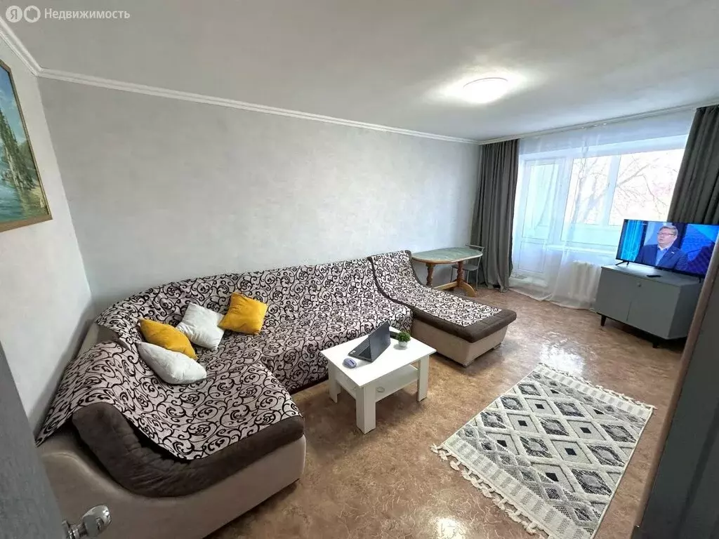 3-комнатная квартира: Белокуриха, улица Академика Мясникова, 26 (61.6 ... - Фото 1