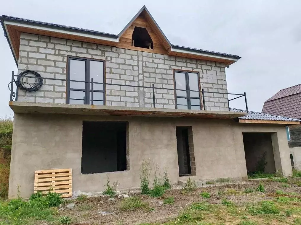 Дом в Иркутская область, Иркутский муниципальный округ, д. Карлук ул. ... - Фото 1