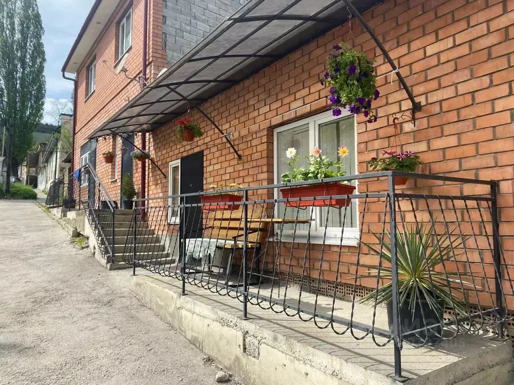 Дом в Ставропольский край, Кисловодск ул. Ксении Ге, 26 (50 м) - Фото 1