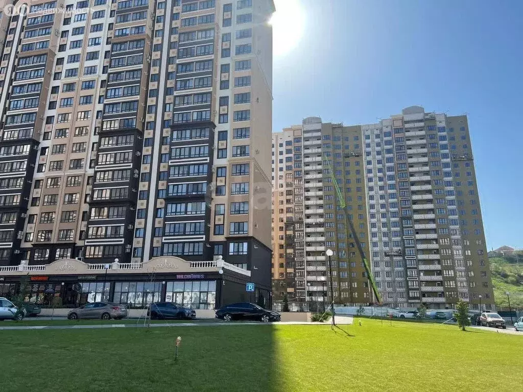 2-комнатная квартира: село Мирное, улица Крымской Весны, 1к4 (61.2 м) - Фото 0