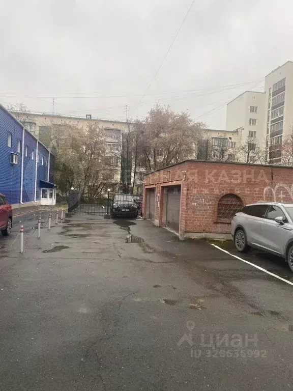 Гараж в Свердловская область, Екатеринбург ул. Красноармейская, 23 (17 ... - Фото 1