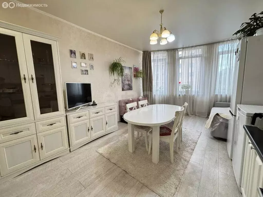 3-комнатная квартира: Калининград, Орудийная улица, 30А (83.2 м) - Фото 0