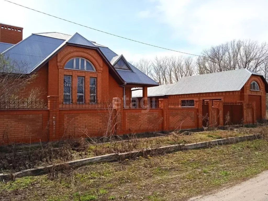 Дом в Белгородская область, Новый Оскол ул. Святых Петра и Павла (160 ... - Фото 0