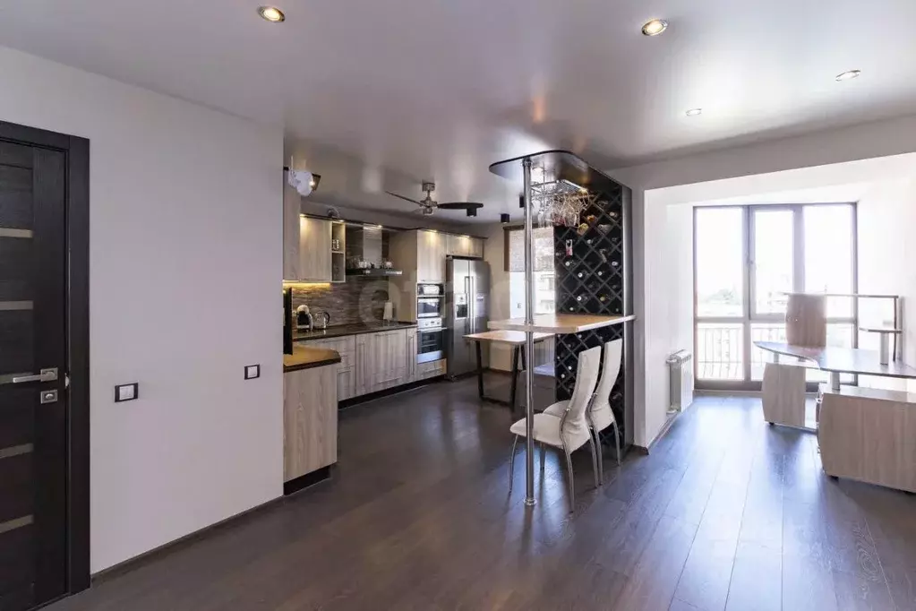 3-к кв. Тюменская область, Тюмень Харьковская ул., 59к2 (78.2 м) - Фото 1