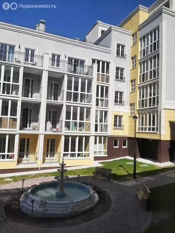 1-комнатная квартира: посёлок городского типа Янтарный, улица ... - Фото 0