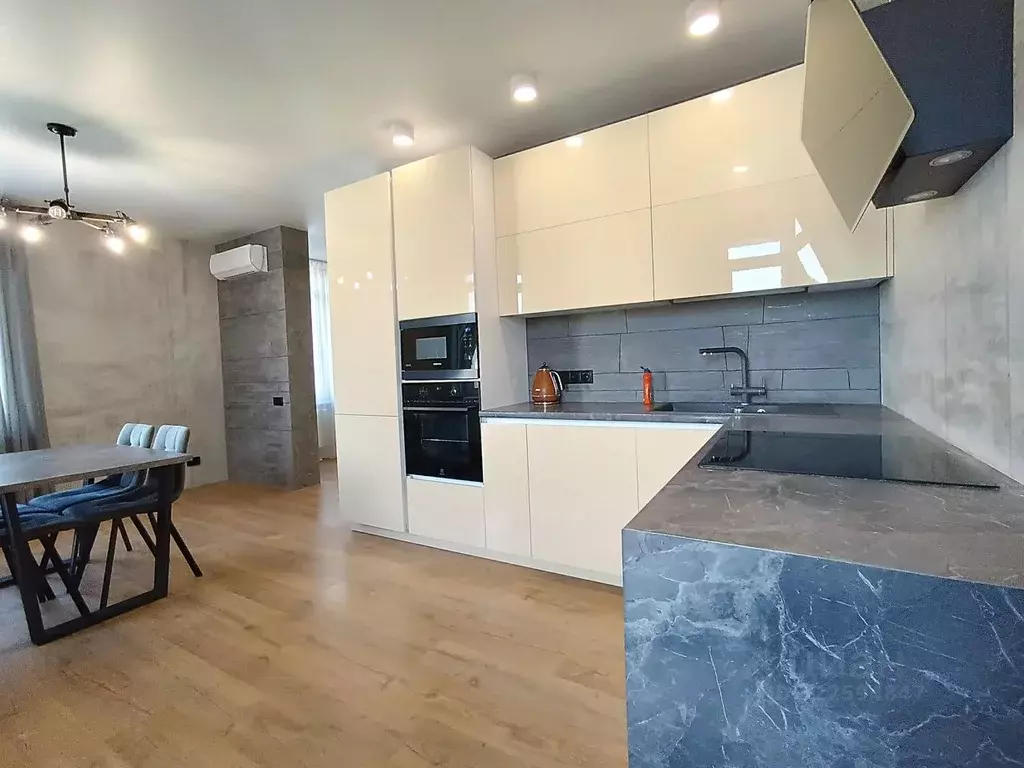 2-к кв. Башкортостан, Уфа Коммунистическая ул., 11/1 (58.0 м) - Фото 1