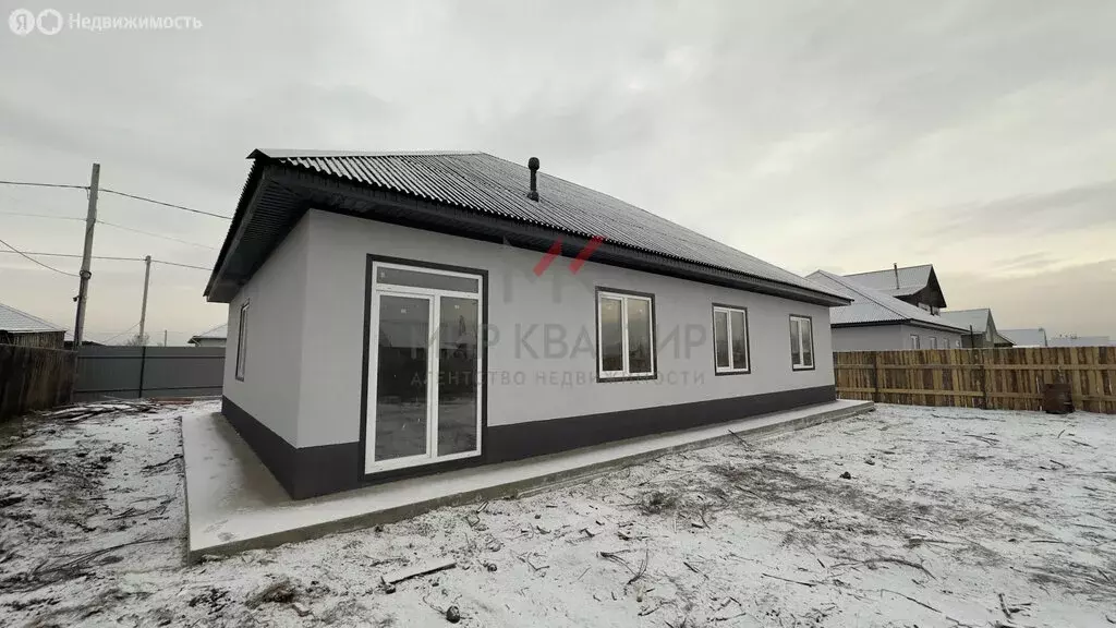 Дом в Усть-Абаканский район, посёлок Тепличный, улица С.А. Есенина ... - Фото 1