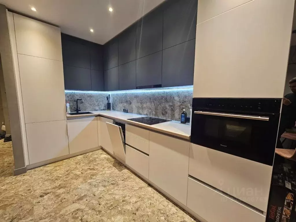 2-к кв. Свердловская область, Екатеринбург ул. Соболева, 19 (94.1 м) - Фото 1