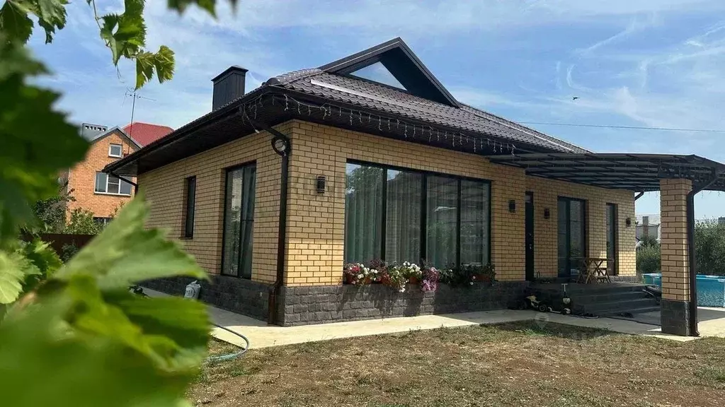 Дом в Краснодарский край, Абинск Загородная ул., 24 (122 м) - Фото 0