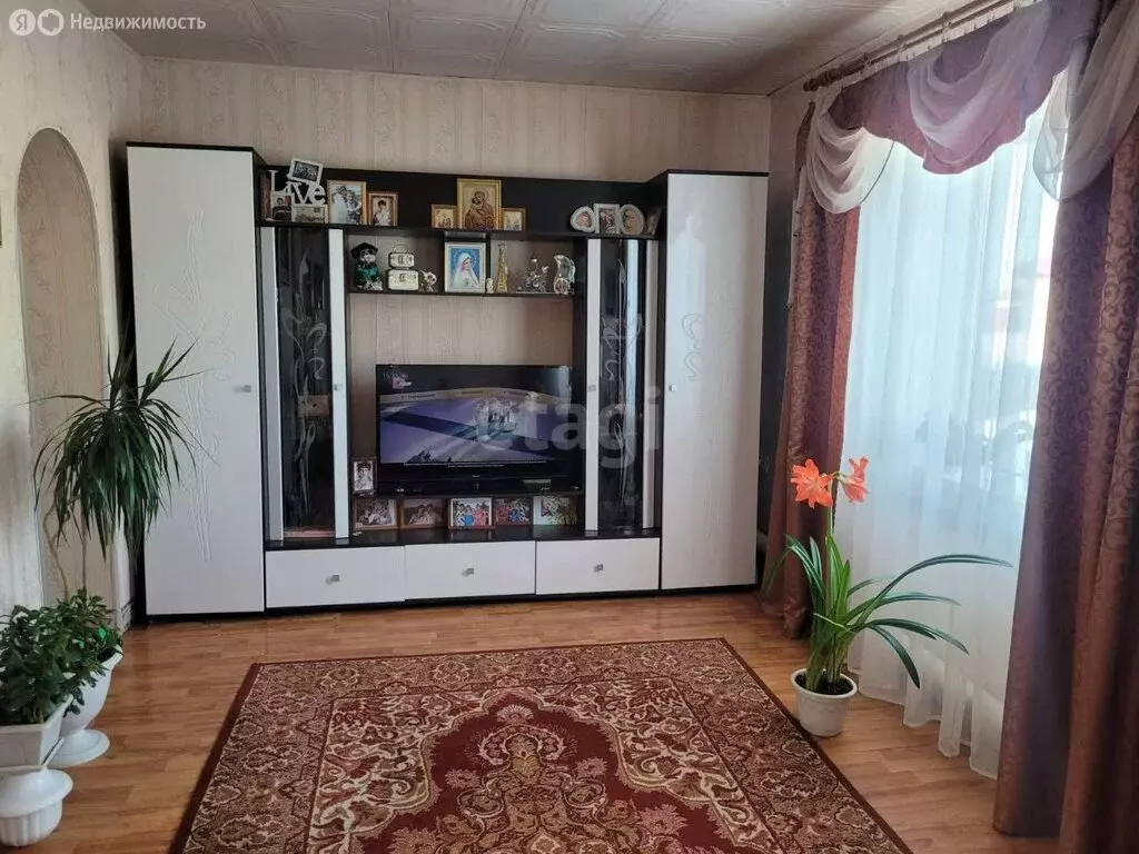 3-комнатная квартира: село Нижняя Тавда, улица Ульянова, 48 (63.8 м) - Фото 0