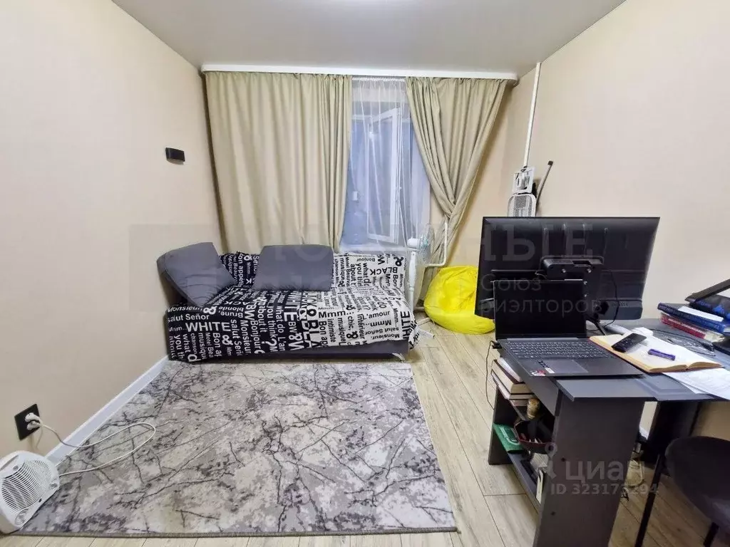 Комната Новгородская область, Великий Новгород ул. Космонавтов, 8 ... - Фото 1