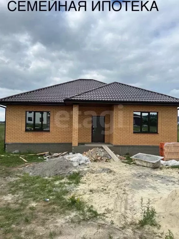 Дом в Белгородская область, Корочанский район, Мелиховское с/пос, с. ... - Фото 0