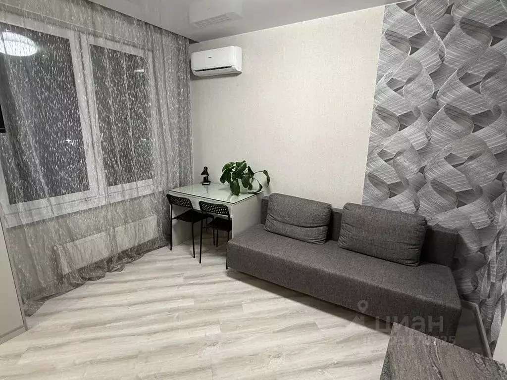 Студия Тюменская область, Тюмень ул. Муравленко, 11 (24.0 м) - Фото 1