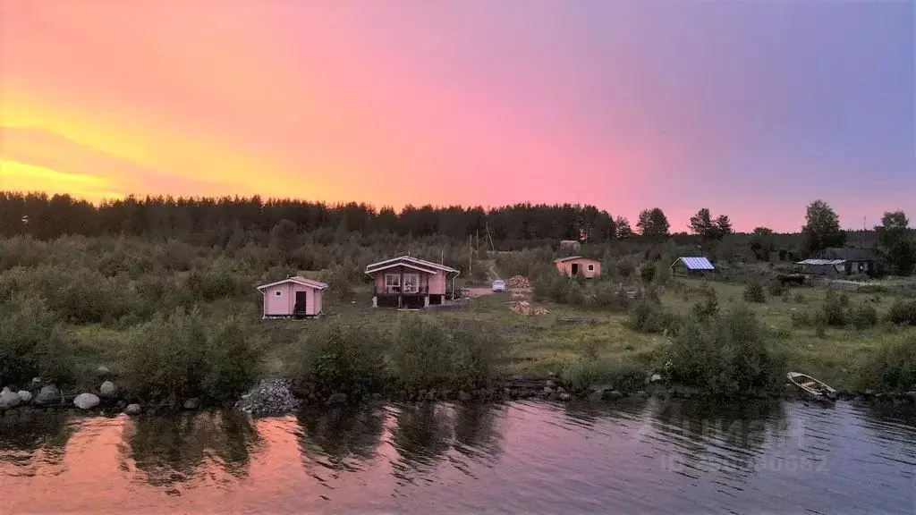 Дом в Карелия, Медвежьегорский район, Паданское с/пос, д. Маслозеро ... - Фото 0