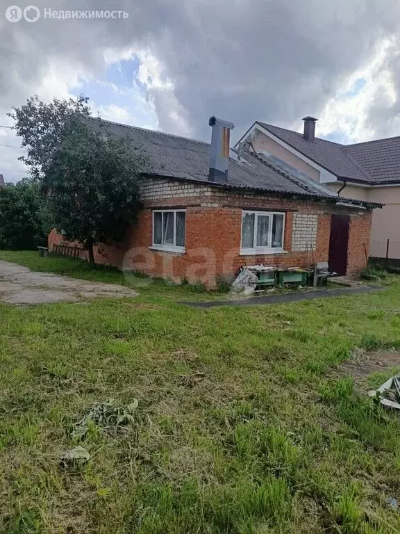 4-комнатная квартира: Бронцы, деревня Бронцы, Молодёжная улица, 10 ... - Фото 0