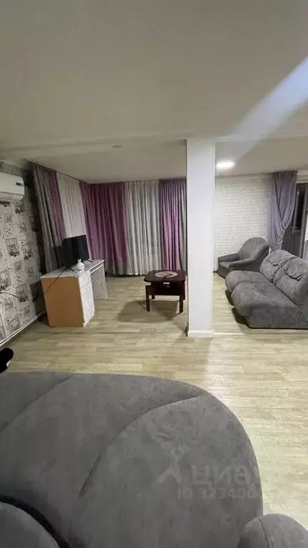 Дом в Крым, Симферопольский район, с. Трудовое  (100 м) - Фото 1