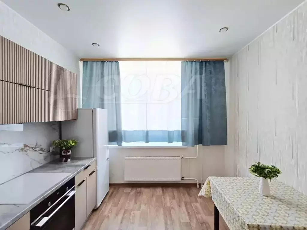 1-к кв. Тюменская область, Тюмень ул. Тимофея Чаркова, 81к2 (37.0 м) - Фото 2