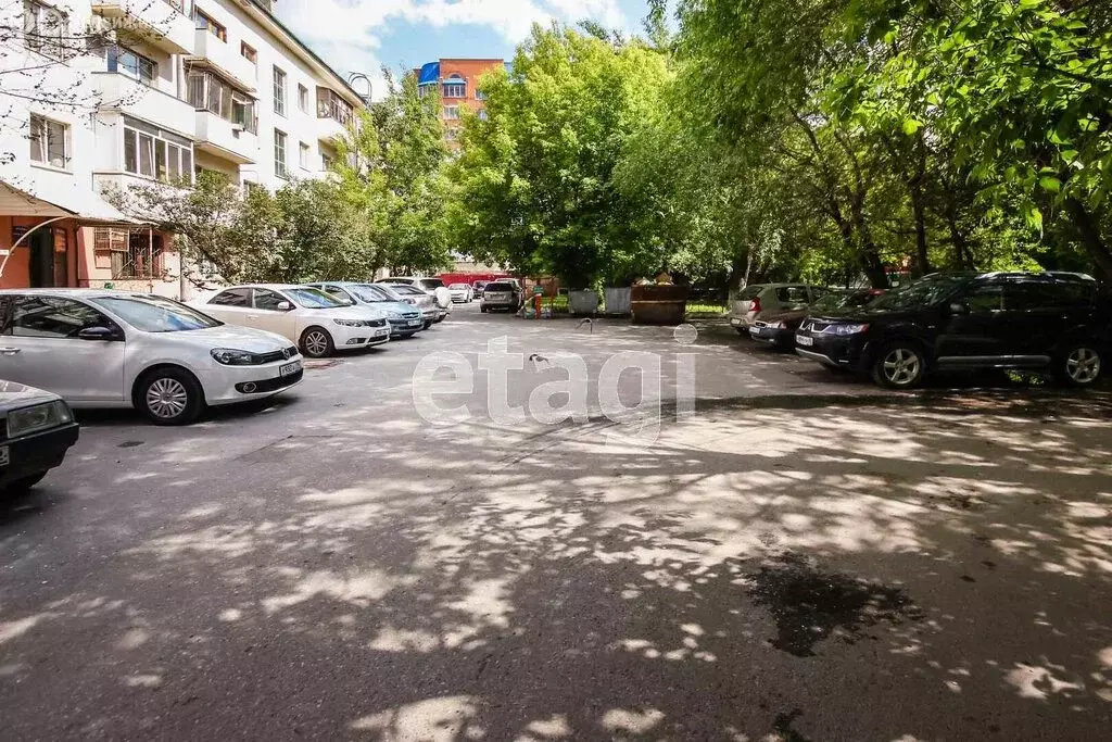 3-комнатная квартира: Тюмень, улица Орджоникидзе, 65 (56.6 м) - Фото 1