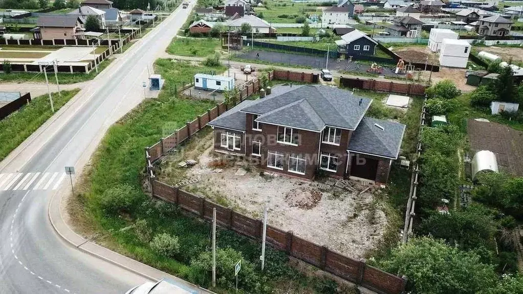 Дом в Новгородская область, Новгородский район, Савинское с/пос, д. ... - Фото 1