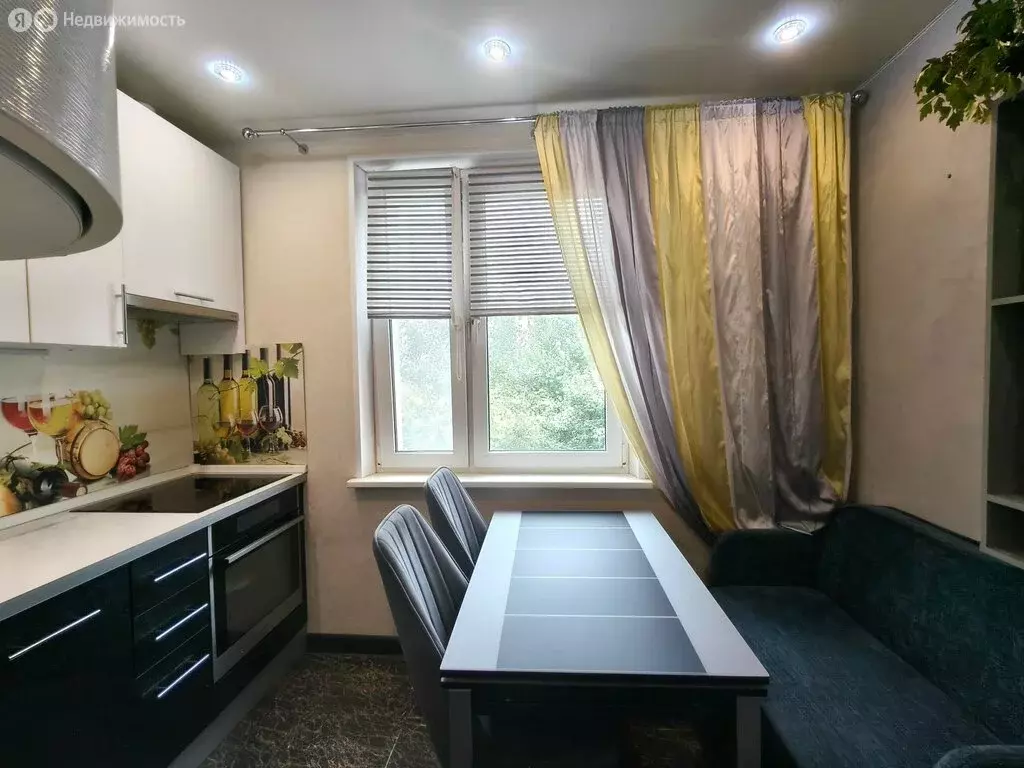 3-комнатная квартира: Москва, Белореченская улица, 31 (65 м) - Фото 1