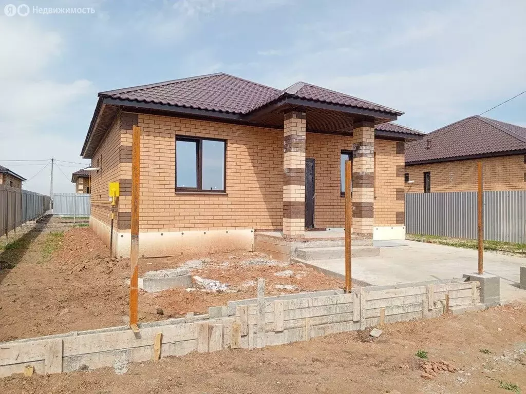 Дом в село Ивановка, Новороссийская улица, 16 (100 м) - Фото 1