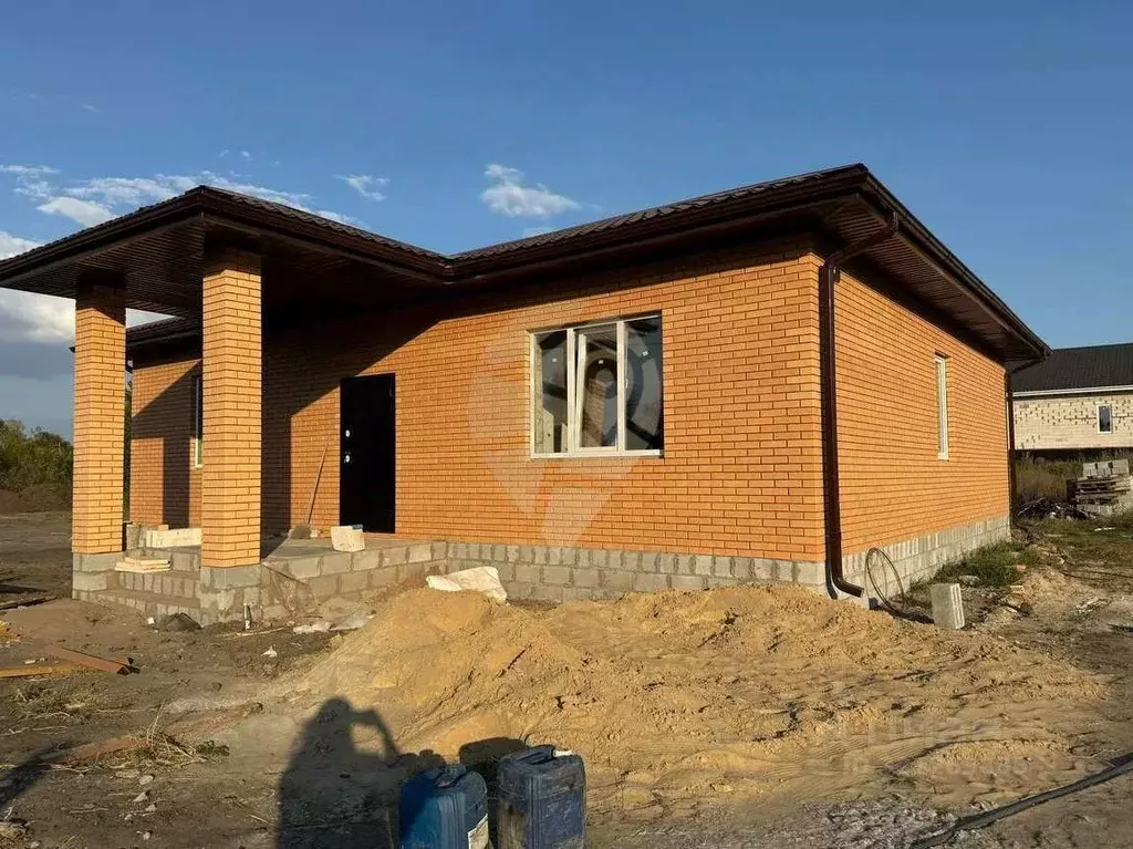 Дом в Белгородская область, Старооскольский городской округ, с. ... - Фото 0