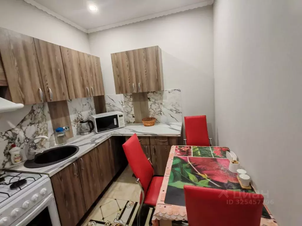 Дом в Адыгея, Тахтамукайский район, Яблоновский пгт Юбилейная ул., ... - Фото 2