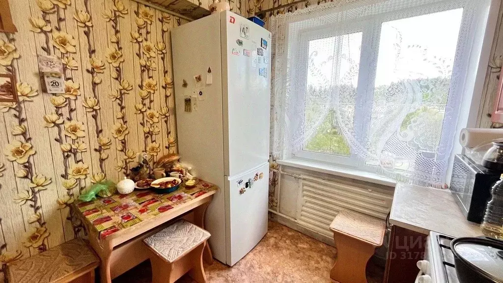 4-к кв. Удмуртия, Воткинск 1 Мая ул., 127 (58.4 м) - Фото 0