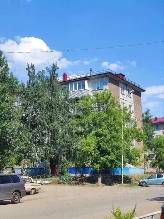 2-к кв. Омская область, Омск Городок Нефтяников мкр, ул. 50 лет ... - Фото 0