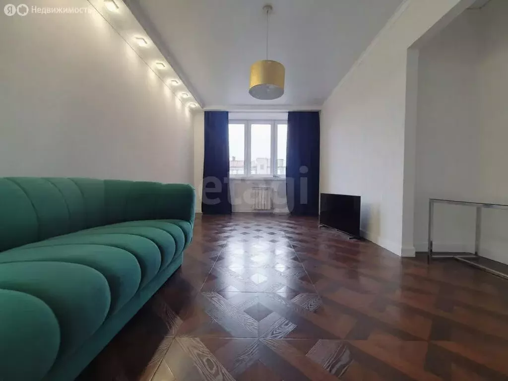 2-комнатная квартира: Омск, улица Чернышевского, 2к3 (65.4 м) - Фото 1