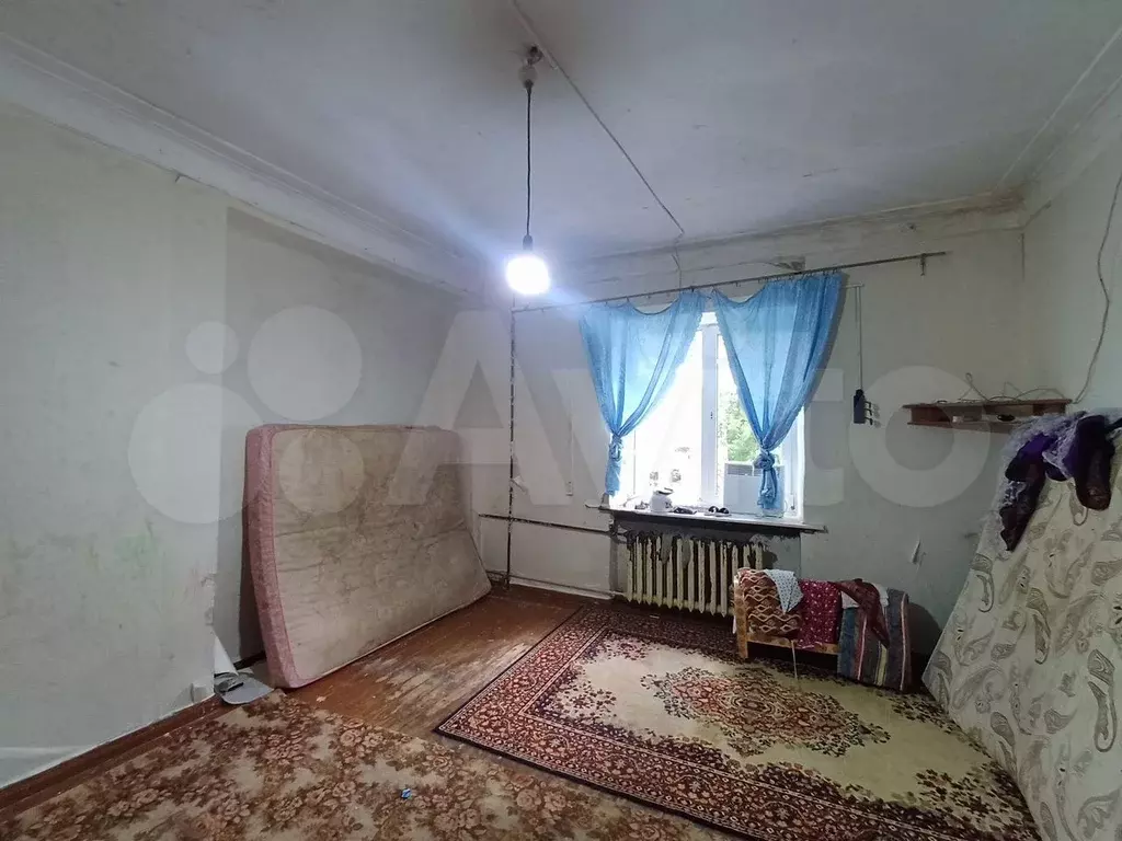 Комната 33 м в 3-к., 2/2 эт. - Фото 0