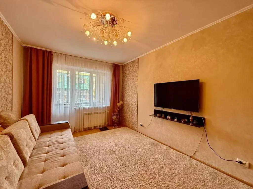 2-к кв. Курская область, Курск Хуторская ул., 16А (50.2 м) - Фото 0