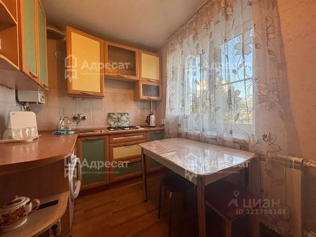 2-к кв. Волгоградская область, Волгоград ул. Ткачева, 10 (40.0 м) - Фото 0