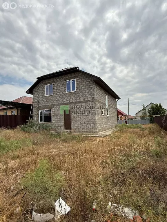 Дом в Наримановский район, село Солянка (147.4 м) - Фото 0