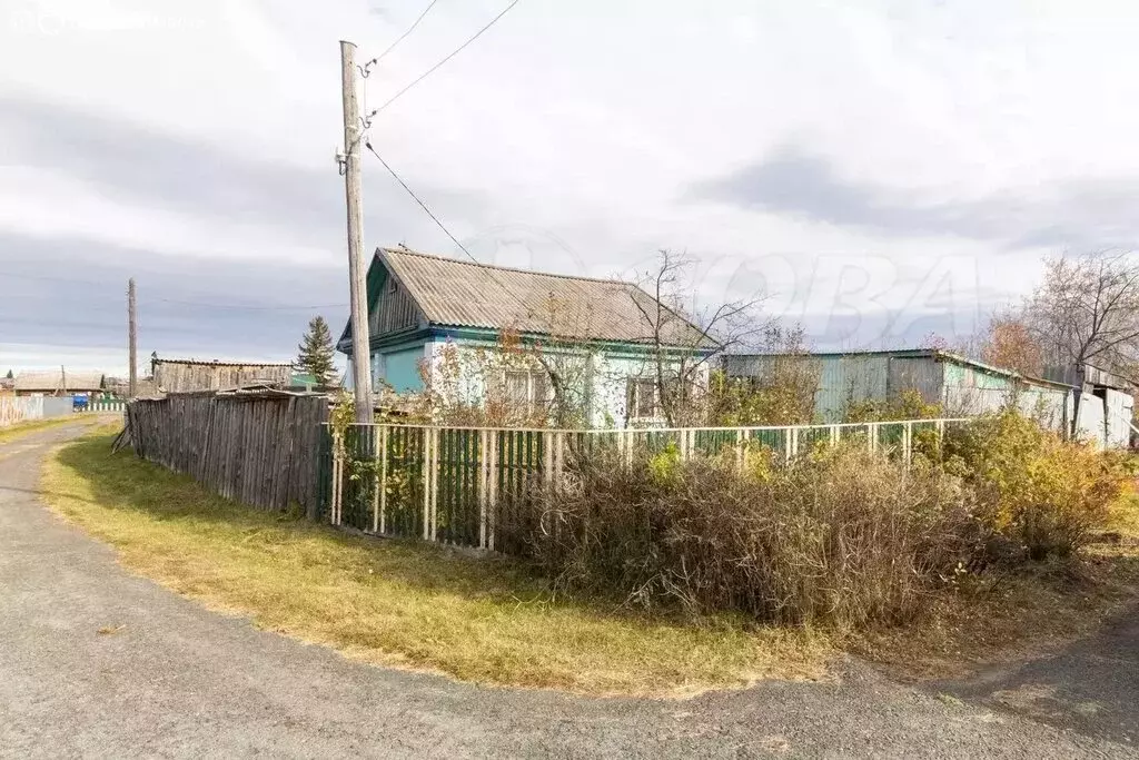 Дом в Тюменская область, село Омутинское (49.6 м) - Фото 1