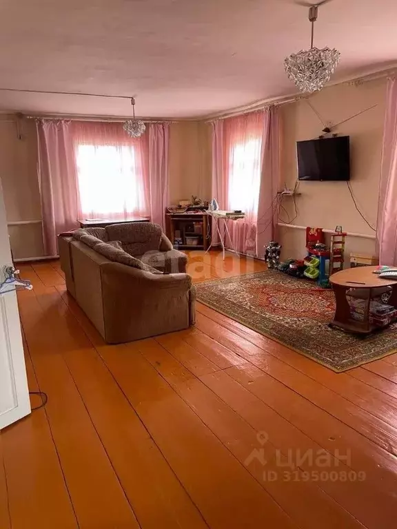Дом в Бурятия, Улан-Удэ ул. Ореховая, 3 (100 м) - Фото 0