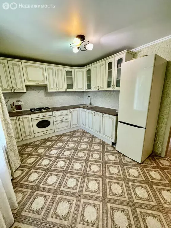 3-комнатная квартира: Миловка, улица Победы, 3 (79.6 м) - Фото 1