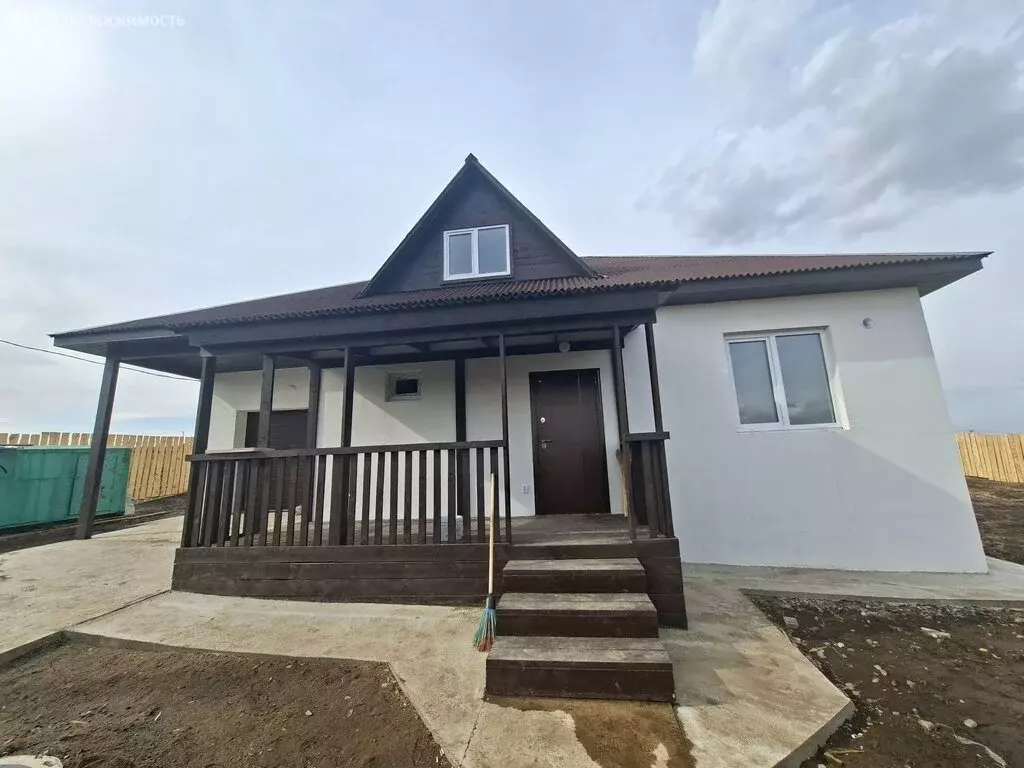 Дом в село Урик, Берёзовая улица (200 м) - Фото 1