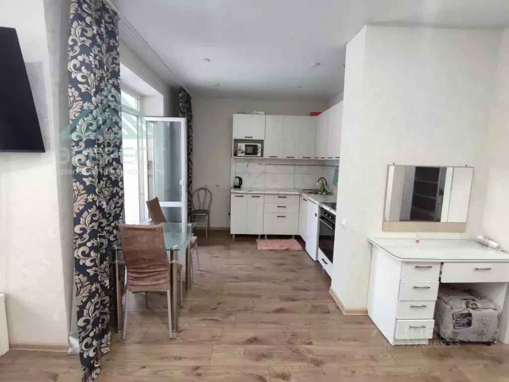 2-к кв. Хакасия, Абакан Трудовая ул., 84 (60.0 м) - Фото 1