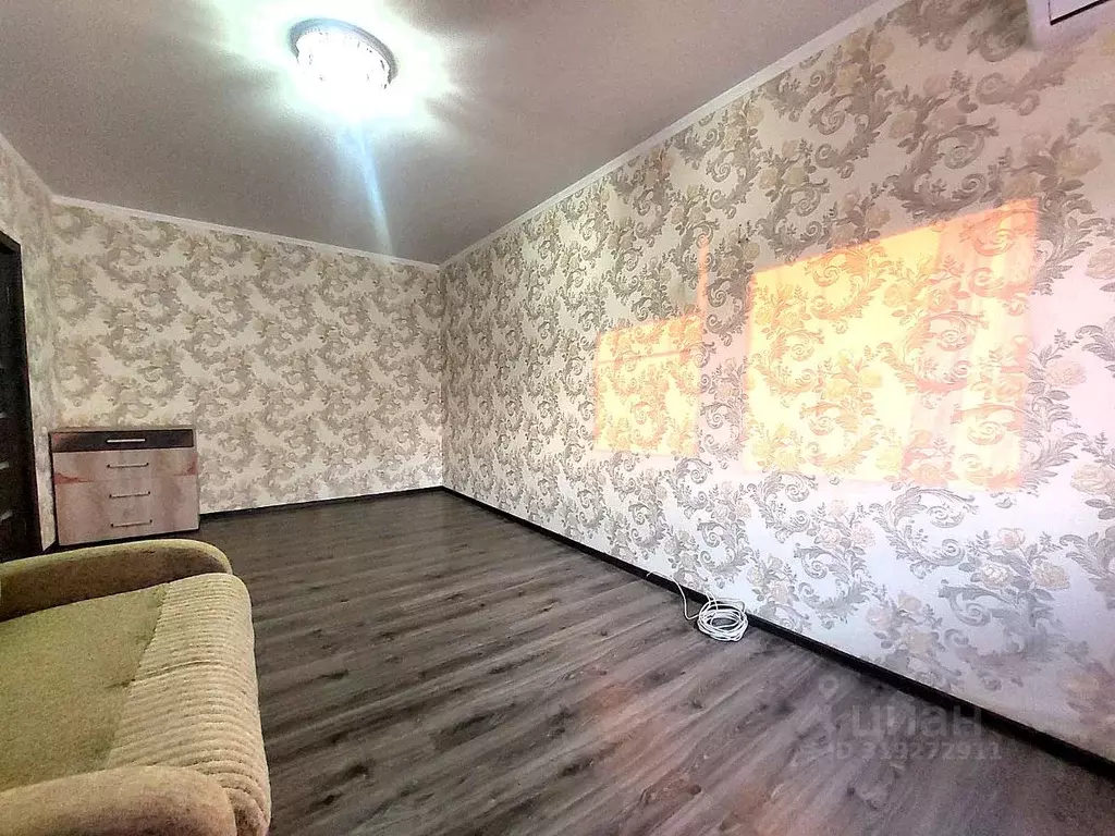 2-к кв. Астраханская область, Астрахань Имени Бабаевского мкр, ул. ... - Фото 0