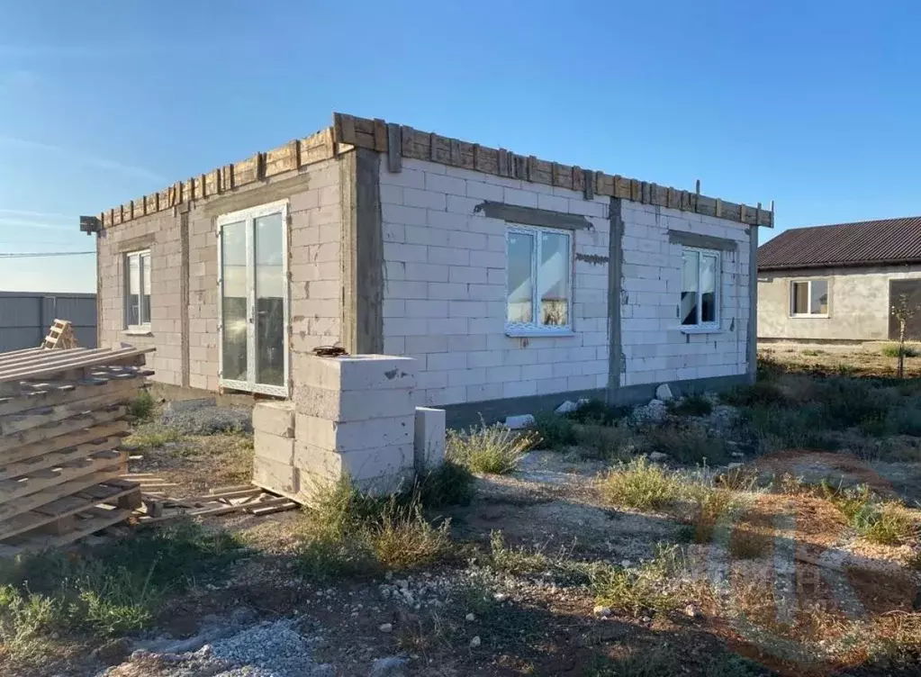 Дом в Крым, Сакский район, с. Молочное ул. Конрадская, 5 (81 м) - Фото 1