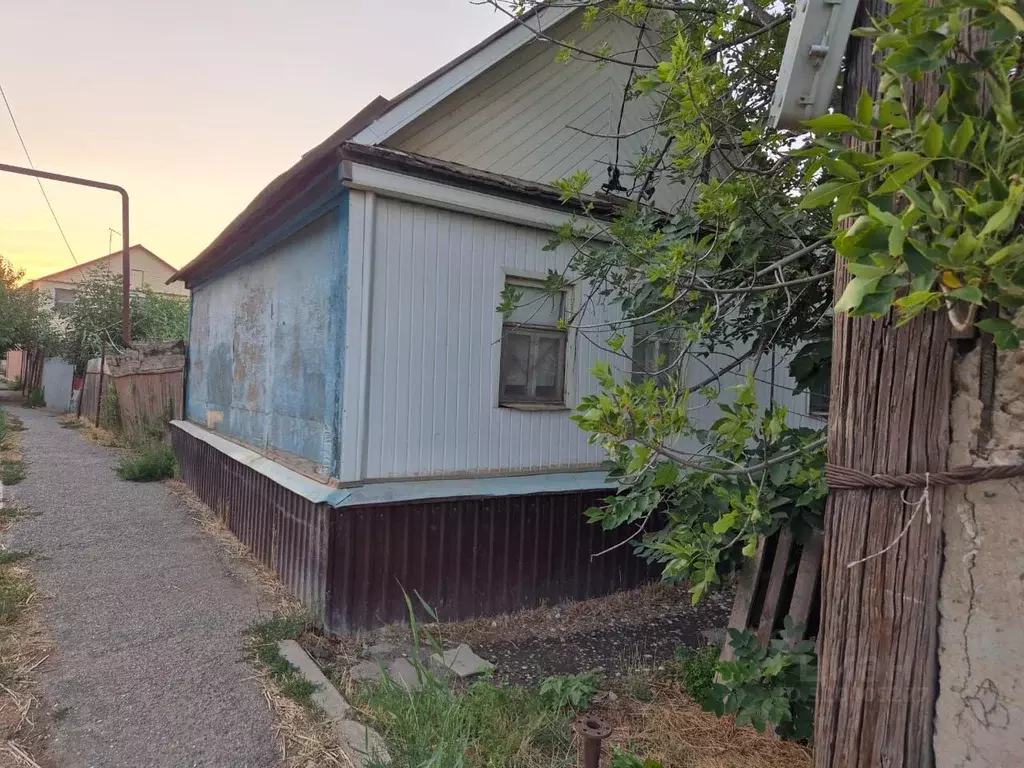 Дом в Астраханская область, Астрахань Кировоградская ул., 45 (42 м) - Фото 0