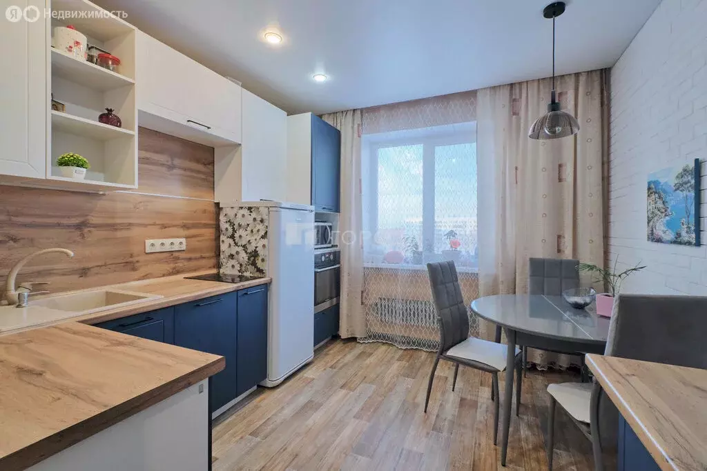 2-комнатная квартира: посёлок Светлый, 18 (53.7 м) - Фото 1